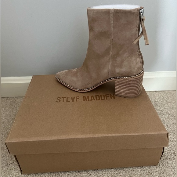 Steve Madden Women’s Aquarius Ankle Boot - Picture 1 of 5